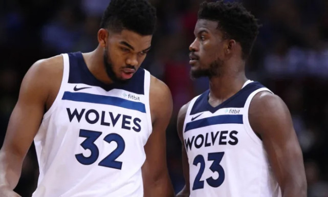 马卡：许多球探想在青年欧冠上考察霍安，但他却没参加比赛（马卡：多位球探计划在青年欧冠考察霍安，结果他并未出场）