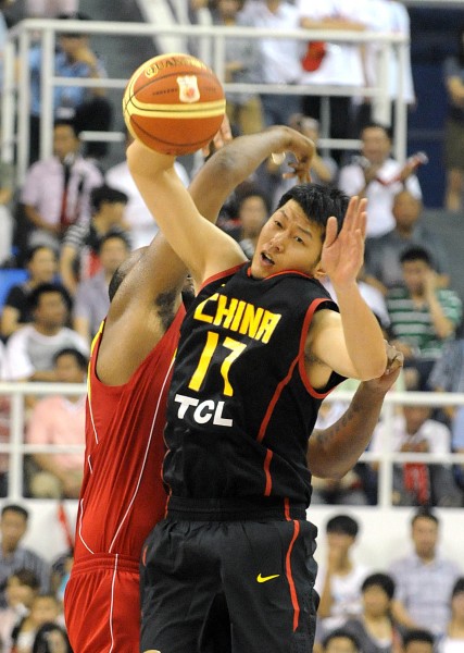 环球足球奖2025年度最佳球员候选：姆巴佩在列，巴黎8人入选（2025环球足球奖最佳球员候选出炉：姆巴佩上榜，巴黎共有8人入选）