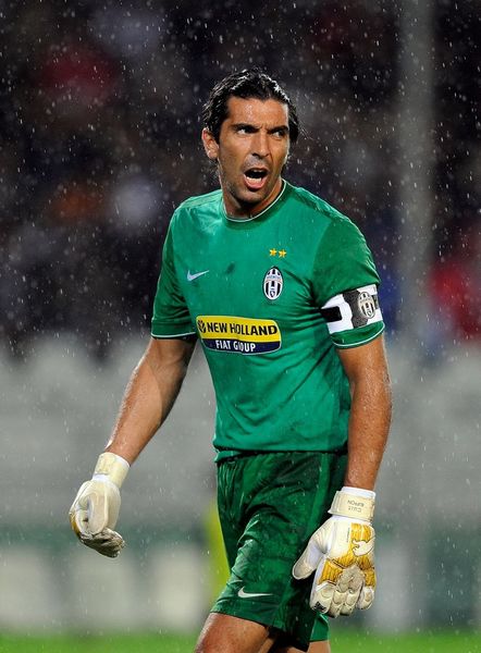 杨瀚森登场4分29秒3中0！阿夫迪亚31+19+10三双难救主，雷霆6人上双击败开拓者