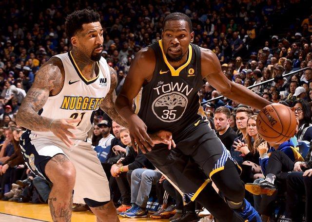 不理智，战乌兹的熊猫杯中，汪士钦职业生涯首次染红（熊猫杯对阵乌兹，汪士钦情绪失控生涯首次吃到红牌）