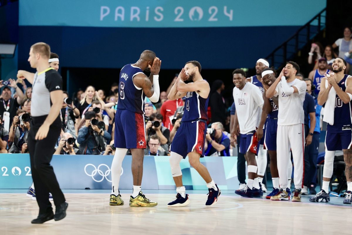 阿劳霍在巴萨已被罚下5次，本世纪仅次于皮克、莫塔和马克斯（阿劳霍在巴萨已5次染红，本世纪仅逊皮克、莫塔与马克斯）