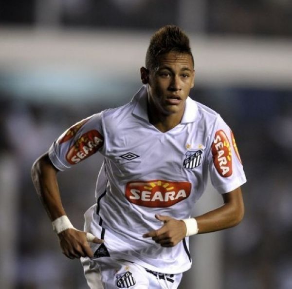 意媒：新星伊万-马耶首次入选一线队，他在国米的未来计划中（意媒：小将伊万-马耶首次跻身一线队，已被纳入国米未来规划）