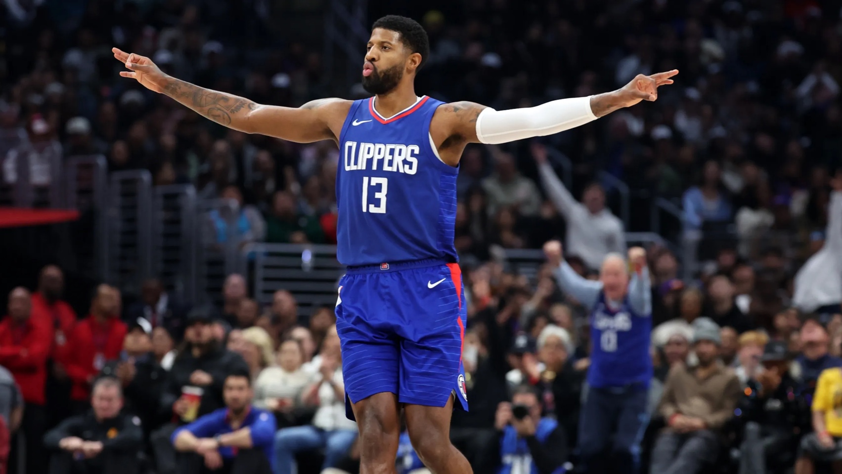 子弹对阵跳伞蚁首发公布：哈里森、普拉瑟领衔（子弹战跳伞蚁首发阵容出炉：哈里森、普拉瑟坐镇）