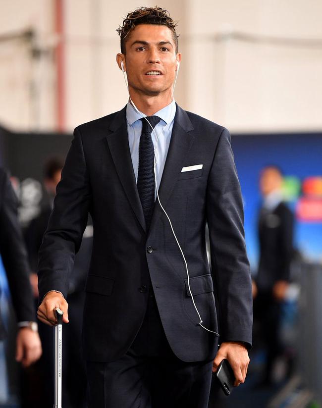 记者：申花队昨天傍晚抵达天津，出征的队伍中没有门将薛庆浩（申花昨傍晚抵津，出征名单未见门将薛庆浩）