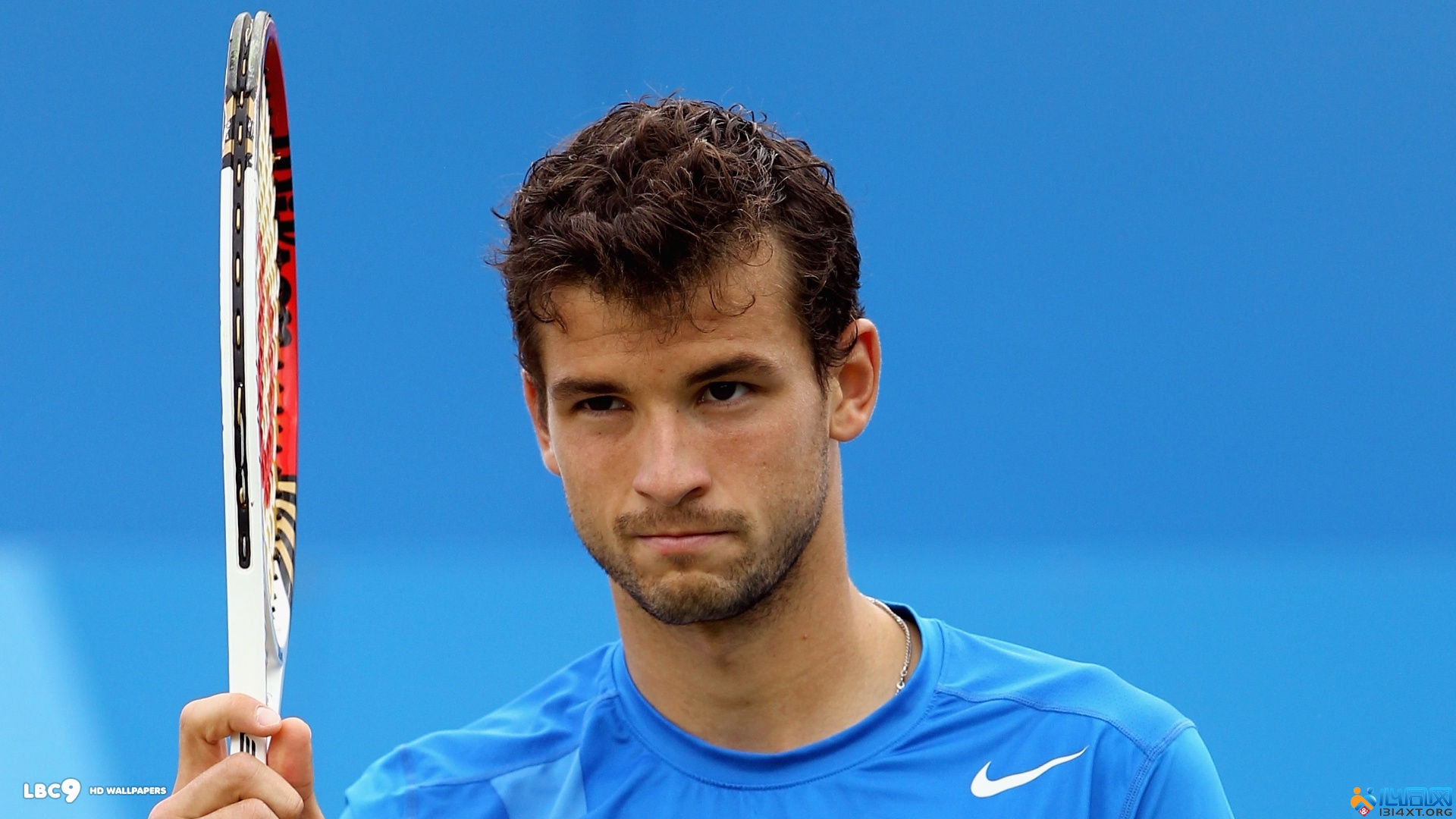 早在效力于 早在效力于