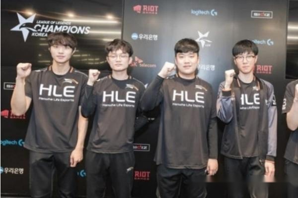 英镑的转会 英镑的转会